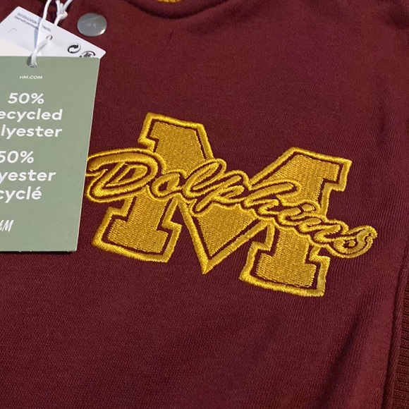 Netflix & H&M Varsity Vest - Picture 4 of 5